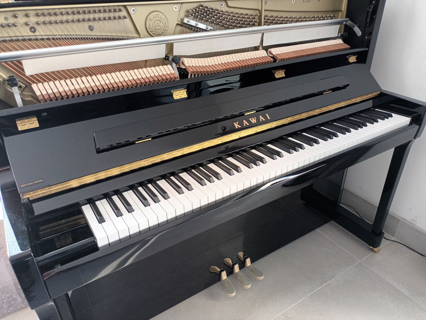 Kawai K300 (Pre-Loved)
