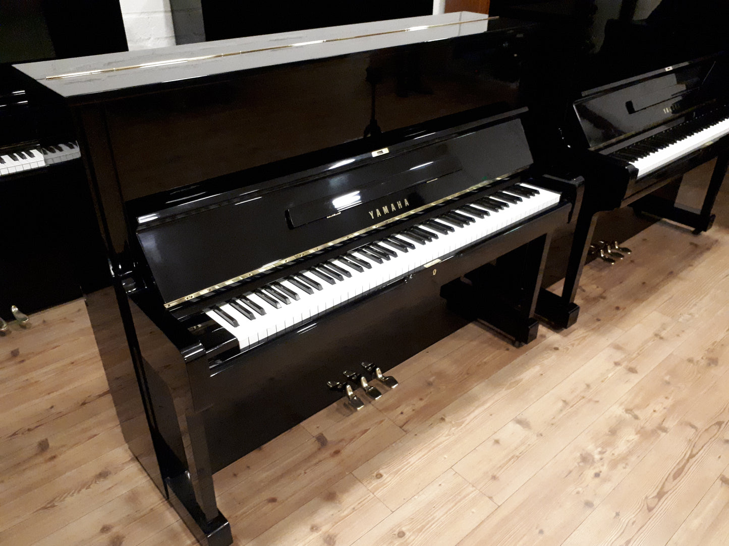 Yamaha U1 (1975)