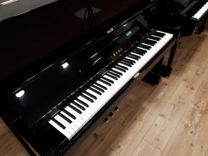 Yamaha U1 (1975)