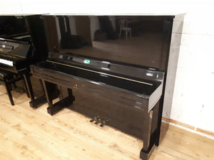 Yamaha U3 (Taiwan) (Black/Brass Fittings)