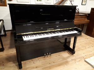 Yamaha U3 (Japan) (Black/Brass Fittings)
