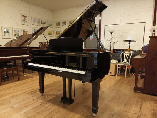 1992 Yamaha G1 Baby Grand