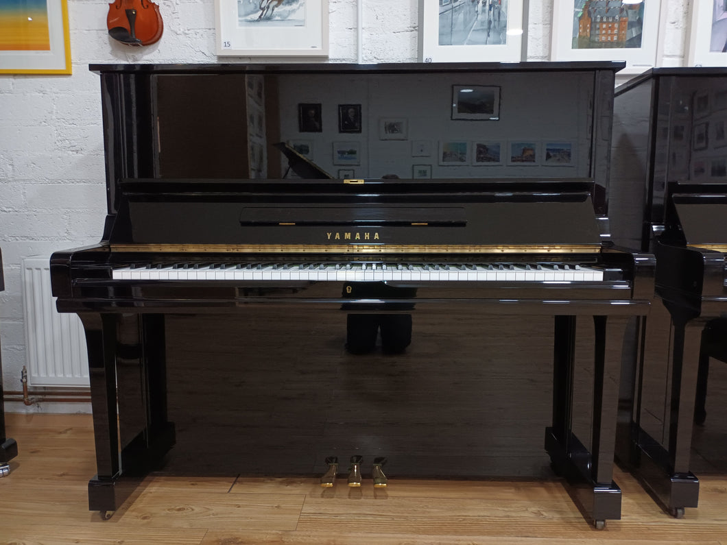 1983 Yamaha U3A (Black/Brass Fittings)