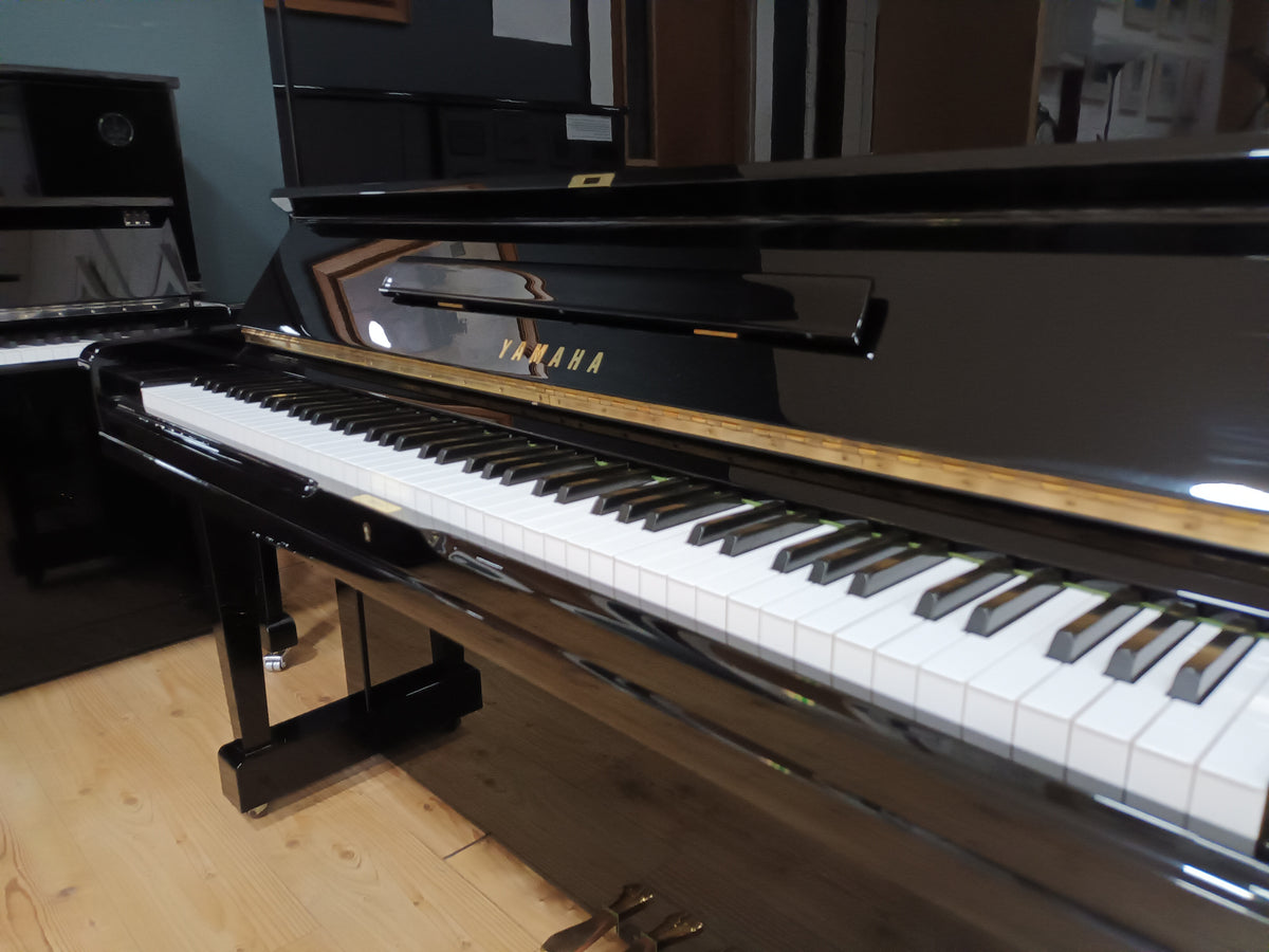 Yamaha U3 (1976)