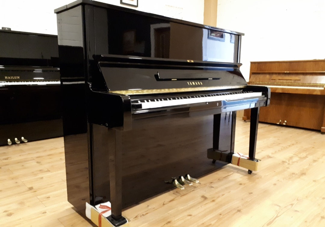 Yamaha U1 (Original)