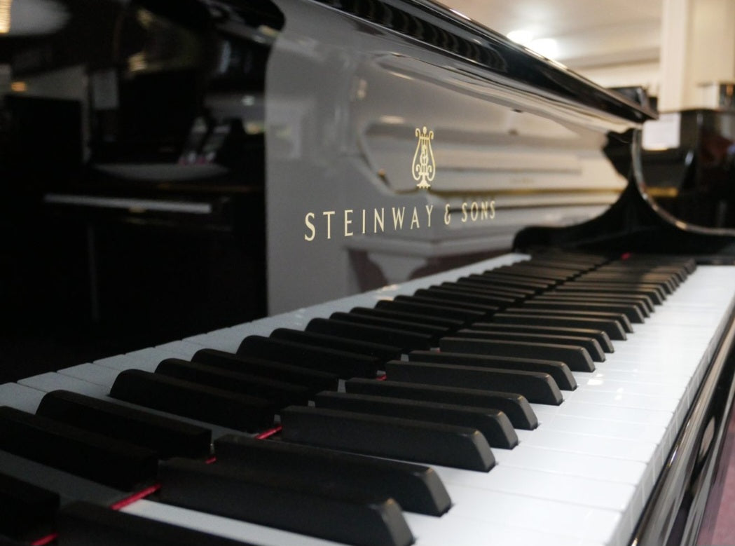 Steinway Model S